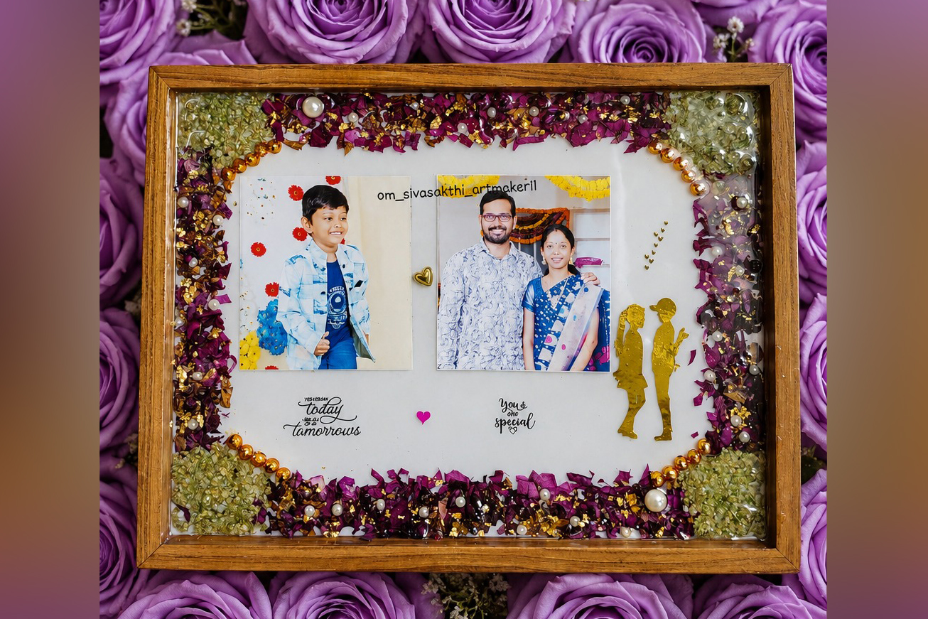 Couple Resin Frame